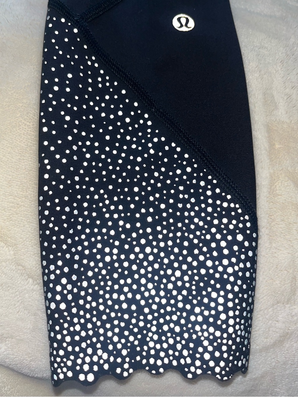 Reflective scalloped edge Lululemon Legging